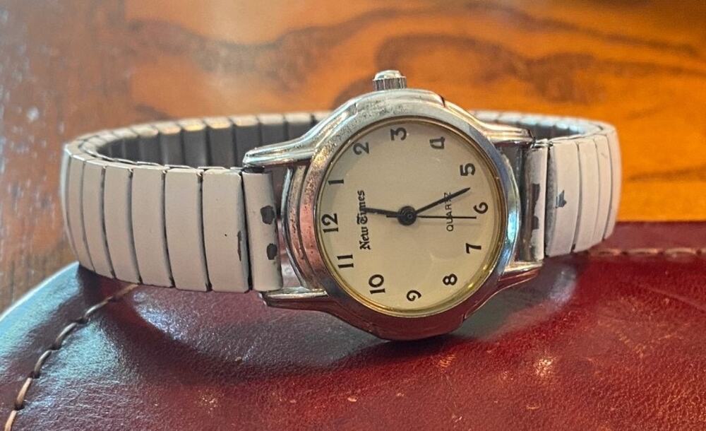 VTG Women's 25mm New Times Silver Tone Watch by Longain